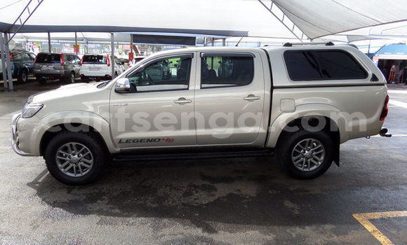 Nunua Ilio tumika Toyota Hilux Silver Gari ndani ya Bulembu nchini Hhohho Nunua Ilio tumika Toyota Hilux Silver Gari ndani ya Bulembu nchini Hhohho