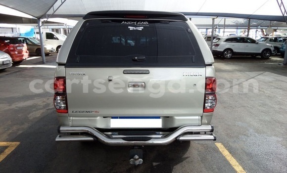 Nunua Ilio tumika Toyota Hilux Silver Gari ndani ya Bulembu nchini Hhohho Nunua Ilio tumika Toyota Hilux Silver Gari ndani ya Bulembu nchini Hhohho