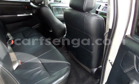 Nunua Ilio tumika Toyota Hilux Silver Gari ndani ya Bulembu nchini Hhohho Nunua Ilio tumika Toyota Hilux Silver Gari ndani ya Bulembu nchini Hhohho