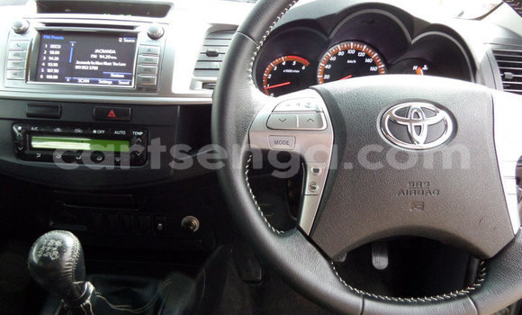 Nunua Ilio tumika Toyota Hilux Silver Gari ndani ya Bulembu nchini Hhohho Nunua Ilio tumika Toyota Hilux Silver Gari ndani ya Bulembu nchini Hhohho