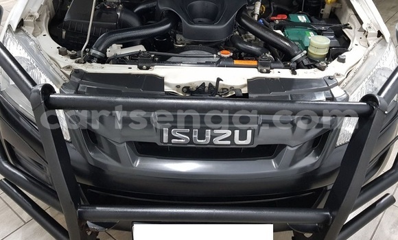 Acheter Occasion Voiture Isuzu KB Blanc à Bulembu, Hhohho Acheter Occasion Voiture Isuzu KB Blanc à Bulembu, Hhohho