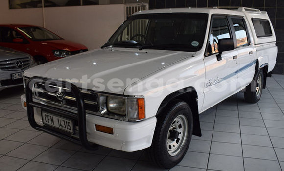 Nunua Ilio tumika Toyota Hilux White Gari ndani ya Ezulwini nchini Hhohho Nunua Ilio tumika Toyota Hilux White Gari ndani ya Ezulwini nchini Hhohho