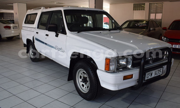 Nunua Ilio tumika Toyota Hilux White Gari ndani ya Ezulwini nchini Hhohho Nunua Ilio tumika Toyota Hilux White Gari ndani ya Ezulwini nchini Hhohho