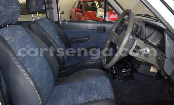 Nunua Ilio tumika Toyota Hilux White Gari ndani ya Ezulwini nchini Hhohho Nunua Ilio tumika Toyota Hilux White Gari ndani ya Ezulwini nchini Hhohho