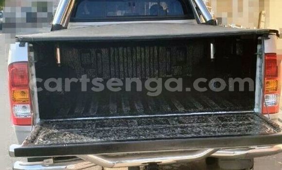 Nunua Ilio tumika Toyota Hilux Silver Gari ndani ya Ezulwini nchini Hhohho Nunua Ilio tumika Toyota Hilux Silver Gari ndani ya Ezulwini nchini Hhohho