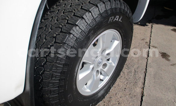 Nunua Ilio tumika Toyota Hilux White Gari ndani ya Big Bend nchini Wilaya ya Lubombo Nunua Ilio tumika Toyota Hilux White Gari ndani ya Big Bend nchini Wilaya ya Lubombo