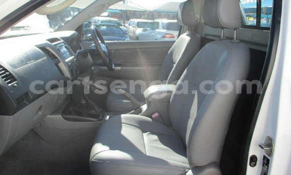 Nunua Ilio tumika Toyota Hilux White Gari ndani ya Big Bend nchini Wilaya ya Lubombo Nunua Ilio tumika Toyota Hilux White Gari ndani ya Big Bend nchini Wilaya ya Lubombo