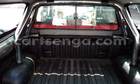 Nunua Ilio tumika Toyota Hilux Red Gari ndani ya Hlatikulu nchini Wilaya ya Shiselweni Nunua Ilio tumika Toyota Hilux Red Gari ndani ya Hlatikulu nchini Wilaya ya Shiselweni