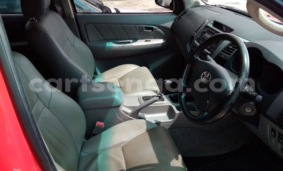 Nunua Ilio tumika Toyota Hilux Red Gari ndani ya Hlatikulu nchini Wilaya ya Shiselweni Nunua Ilio tumika Toyota Hilux Red Gari ndani ya Hlatikulu nchini Wilaya ya Shiselweni