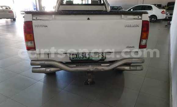 Nunua Ilio tumika Toyota Hilux White Gari ndani ya Hlatikulu nchini Wilaya ya Shiselweni Nunua Ilio tumika Toyota Hilux White Gari ndani ya Hlatikulu nchini Wilaya ya Shiselweni