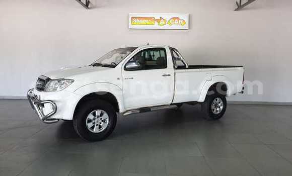 Nunua Ilio tumika Toyota Hilux White Gari ndani ya Hlatikulu nchini Wilaya ya Shiselweni Nunua Ilio tumika Toyota Hilux White Gari ndani ya Hlatikulu nchini Wilaya ya Shiselweni
