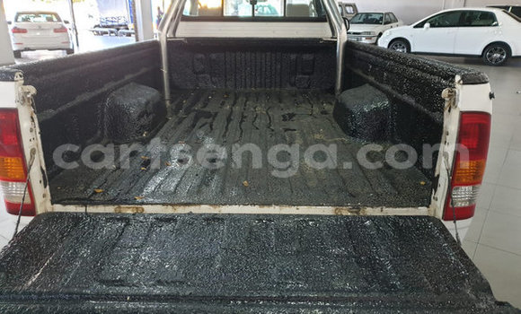 Nunua Ilio tumika Toyota Hilux White Gari ndani ya Hlatikulu nchini Wilaya ya Shiselweni Nunua Ilio tumika Toyota Hilux White Gari ndani ya Hlatikulu nchini Wilaya ya Shiselweni