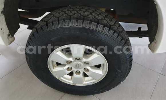 Nunua Ilio tumika Toyota Hilux White Gari ndani ya Hlatikulu nchini Wilaya ya Shiselweni Nunua Ilio tumika Toyota Hilux White Gari ndani ya Hlatikulu nchini Wilaya ya Shiselweni