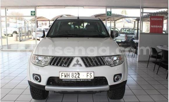 Acheter Occasion Voiture Mitsubishi Pajero Sport Blanc à Mbabane, Manzini Acheter Occasion Voiture Mitsubishi Pajero Sport Blanc à Mbabane, Manzini