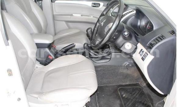 Acheter Occasion Voiture Mitsubishi Pajero Sport Blanc à Mbabane, Manzini Acheter Occasion Voiture Mitsubishi Pajero Sport Blanc à Mbabane, Manzini
