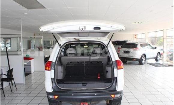 Acheter Occasion Voiture Mitsubishi Pajero Sport Blanc à Mbabane, Manzini Acheter Occasion Voiture Mitsubishi Pajero Sport Blanc à Mbabane, Manzini