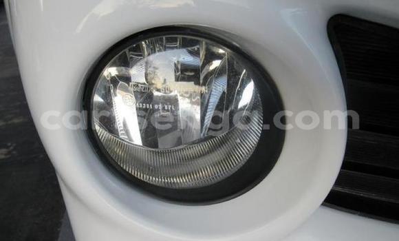 Nunua Ilio tumika Toyota Hilux White Gari ndani ya Manzini nchini Manzini Nunua Ilio tumika Toyota Hilux White Gari ndani ya Manzini nchini Manzini