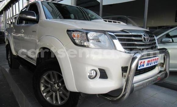 Nunua Ilio tumika Toyota Hilux White Gari ndani ya Manzini nchini Manzini Nunua Ilio tumika Toyota Hilux White Gari ndani ya Manzini nchini Manzini