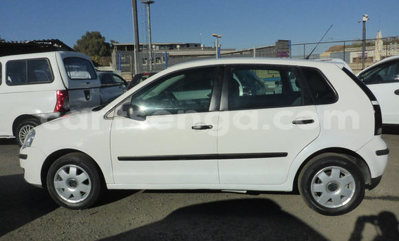 Acheter Occasion Voiture Volkswagen Polo Blanc à Bulembu, Hhohho Acheter Occasion Voiture Volkswagen Polo Blanc à Bulembu, Hhohho