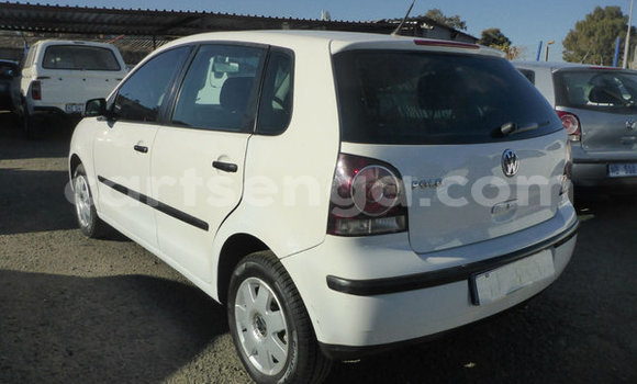 Acheter Occasion Voiture Volkswagen Polo Blanc à Bulembu, Hhohho Acheter Occasion Voiture Volkswagen Polo Blanc à Bulembu, Hhohho