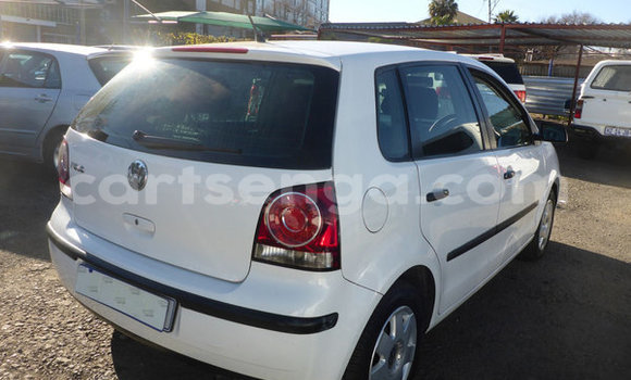 Acheter Occasion Voiture Volkswagen Polo Blanc à Bulembu, Hhohho Acheter Occasion Voiture Volkswagen Polo Blanc à Bulembu, Hhohho