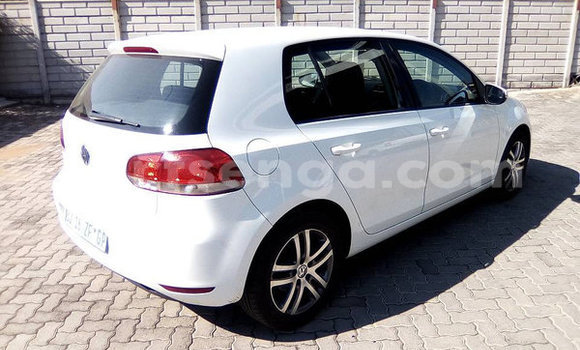 Acheter Occasion Voiture Volkswagen Polo Blanc à Ezulwini, Hhohho Acheter Occasion Voiture Volkswagen Polo Blanc à Ezulwini, Hhohho