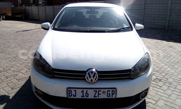 Acheter Occasion Voiture Volkswagen Polo Blanc à Ezulwini, Hhohho Acheter Occasion Voiture Volkswagen Polo Blanc à Ezulwini, Hhohho
