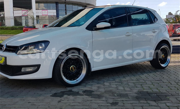 Nunua Ilio tumika Volkswagen Polo White Gari ndani ya Ezulwini nchini Hhohho Nunua Ilio tumika Volkswagen Polo White Gari ndani ya Ezulwini nchini Hhohho