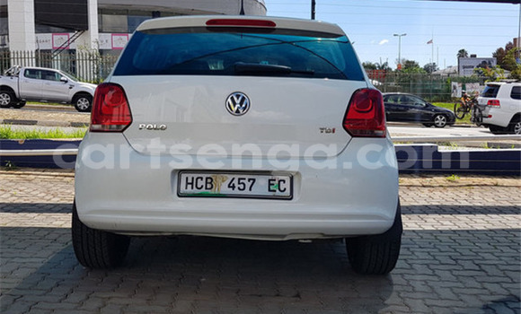 Nunua Ilio tumika Volkswagen Polo White Gari ndani ya Ezulwini nchini Hhohho Nunua Ilio tumika Volkswagen Polo White Gari ndani ya Ezulwini nchini Hhohho