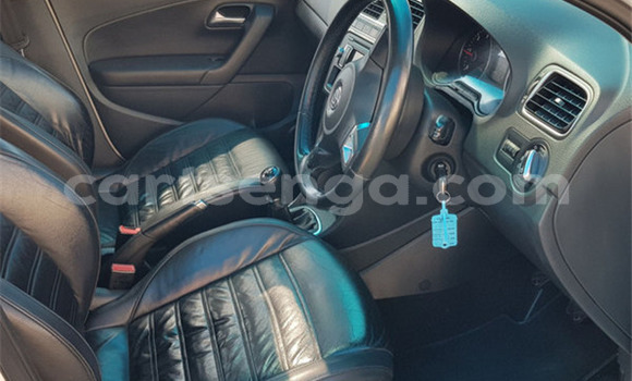 Nunua Ilio tumika Volkswagen Polo White Gari ndani ya Ezulwini nchini Hhohho Nunua Ilio tumika Volkswagen Polo White Gari ndani ya Ezulwini nchini Hhohho