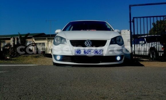 Nunua Ilio tumika Volkswagen Polo White Gari ndani ya Bulembu nchini Hhohho Nunua Ilio tumika Volkswagen Polo White Gari ndani ya Bulembu nchini Hhohho