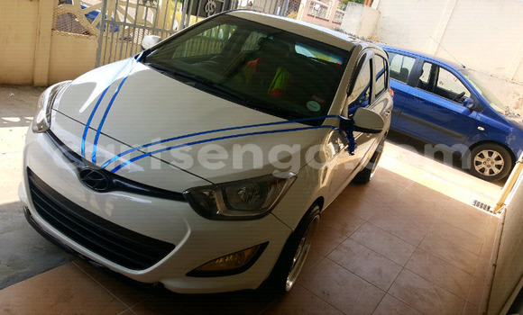 Acheter Occasion Voiture Hyundai i20 Blanc à Hlatikulu, Shiselweni District Acheter Occasion Voiture Hyundai i20 Blanc à Hlatikulu, Shiselweni District
