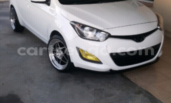 Acheter Occasion Voiture Hyundai i20 Blanc à Hlatikulu, Shiselweni District Acheter Occasion Voiture Hyundai i20 Blanc à Hlatikulu, Shiselweni District