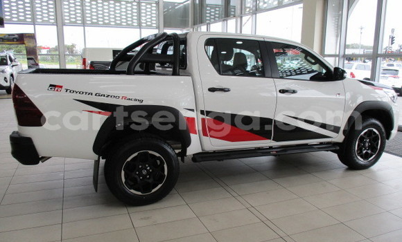 Buy Used Toyota Hilux Black Car in Hluti in Shiselweni District Buy Used Toyota Hilux Black Car in Hluti in Shiselweni District