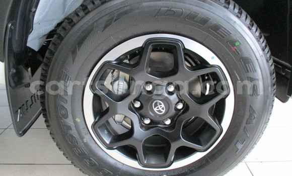 Buy Used Toyota Hilux Black Car in Hluti in Shiselweni District Buy Used Toyota Hilux Black Car in Hluti in Shiselweni District