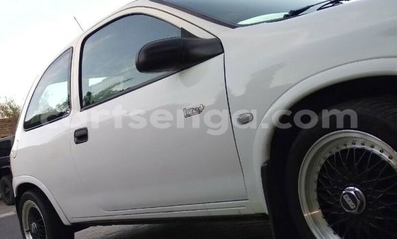 Nunua Ilio tumika Opel Corsa White Gari ndani ya Ezulwini nchini Hhohho Nunua Ilio tumika Opel Corsa White Gari ndani ya Ezulwini nchini Hhohho