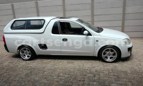 Nunua Ilio tumika Opel Corsa White Gari ndani ya Bulembu nchini Hhohho Nunua Ilio tumika Opel Corsa White Gari ndani ya Bulembu nchini Hhohho