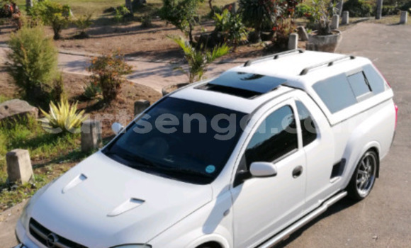 Nunua Ilio tumika Opel Corsa White Gari ndani ya Big Bend nchini Lubombo Nunua Ilio tumika Opel Corsa White Gari ndani ya Big Bend nchini Lubombo