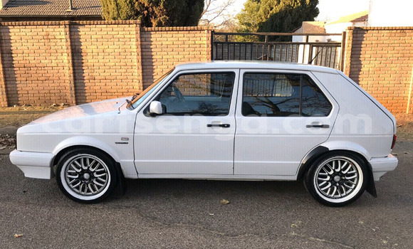 Nunua Ilio tumika Volkswagen Golf Green Gari ndani ya Ezulwini nchini Hhohho Nunua Ilio tumika Volkswagen Golf Green Gari ndani ya Ezulwini nchini Hhohho