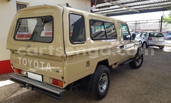 Buy Used Toyota Land Cruiser Brown Car in Ezulwini in Hhohho Buy Used Toyota Land Cruiser Brown Car in Ezulwini in Hhohho