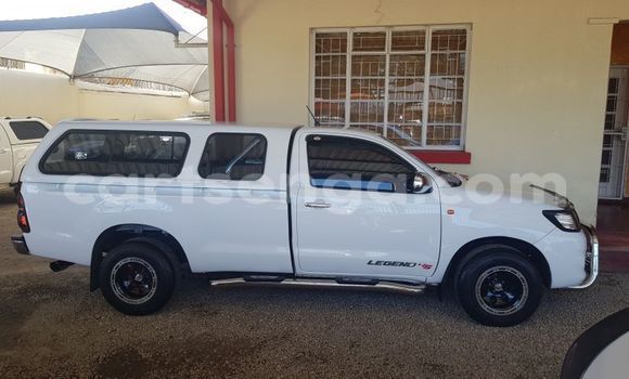 Buy Used Toyota Hilux White Car in Ezulwini in Hhohho Buy Used Toyota Hilux White Car in Ezulwini in Hhohho