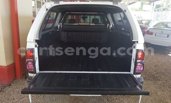 Buy Used Toyota Hilux White Car in Ezulwini in Hhohho Buy Used Toyota Hilux White Car in Ezulwini in Hhohho