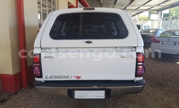 Buy Used Toyota Hilux White Car in Ezulwini in Hhohho Buy Used Toyota Hilux White Car in Ezulwini in Hhohho