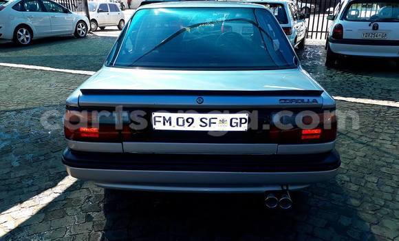 Nunua Ilio tumika Toyota Corolla Silver Gari ndani ya Ezulwini nchini Hhohho Nunua Ilio tumika Toyota Corolla Silver Gari ndani ya Ezulwini nchini Hhohho