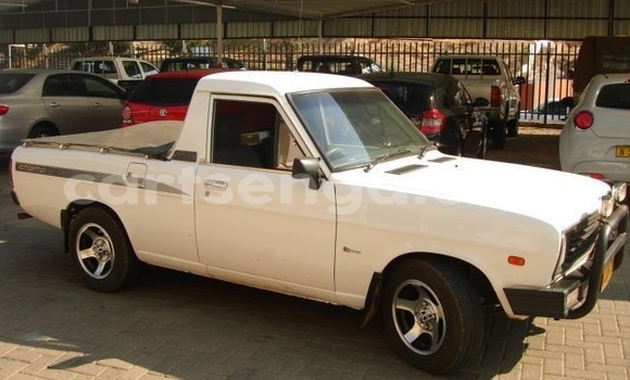 Buy Used Nissan Pickup White Car in Ezulwini in Hhohho Buy Used Nissan Pickup White Car in Ezulwini in Hhohho