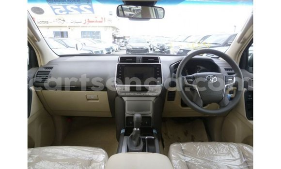 Acheter Import Voiture Toyota Prado Blanc à Import - Dubai, Hhohho Acheter Import Voiture Toyota Prado Blanc à Import - Dubai, Hhohho