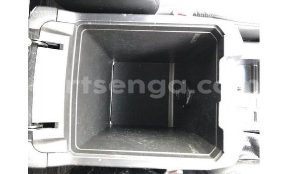 Acheter Import Voiture Toyota Prado Blanc à Import - Dubai, Hhohho Acheter Import Voiture Toyota Prado Blanc à Import - Dubai, Hhohho