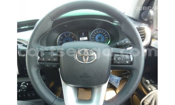 Acheter Import Voiture Toyota Hilux Noir à Import - Dubai, Hhohho Acheter Import Voiture Toyota Hilux Noir à Import - Dubai, Hhohho