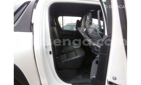 Acheter Import Voiture Toyota Hilux Blanc à Import - Dubai, Hhohho Acheter Import Voiture Toyota Hilux Blanc à Import - Dubai, Hhohho