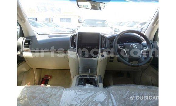 Buy Import Toyota Land Cruiser White Car in Import - Dubai in Hhohho Buy Import Toyota Land Cruiser White Car in Import - Dubai in Hhohho